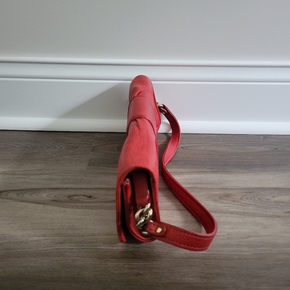 Liz Clairbone Red Leather Bag - Picture 3 of 5